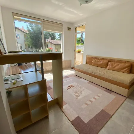 Lägenhet In Complex Daisy Kranevo