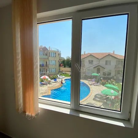 In Complex Daisy Lägenhet