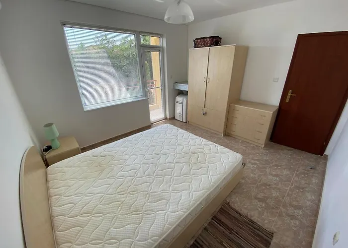 Daire In Complex Daisy Kranevo