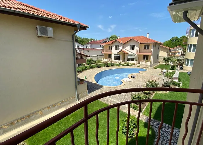 In Complex Daisy Daire Kranevo