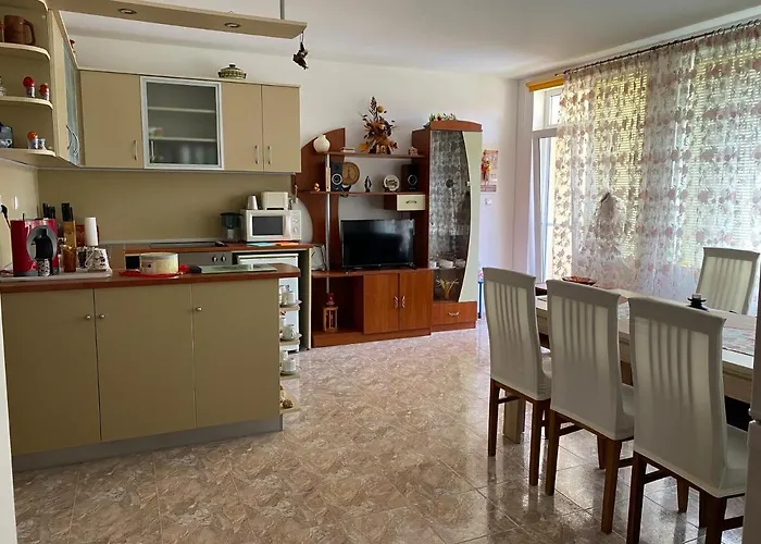 In Complex Daisy Daire