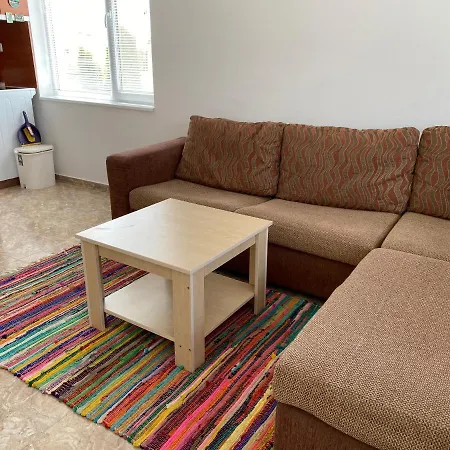 Apartment In Complex Daisy