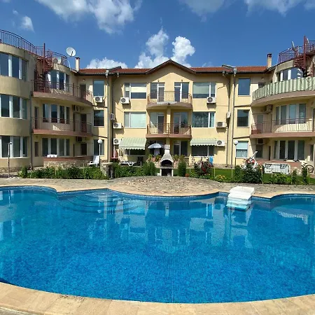 Apartment In Complex Daisy Kranevo