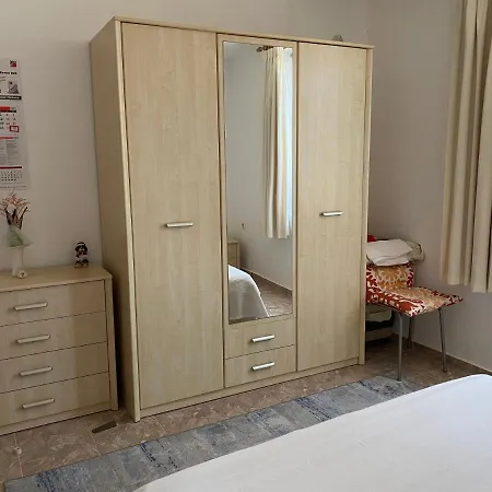 In Complex Daisy Apartment *