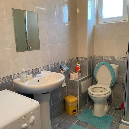 Apartment In Complex Daisy