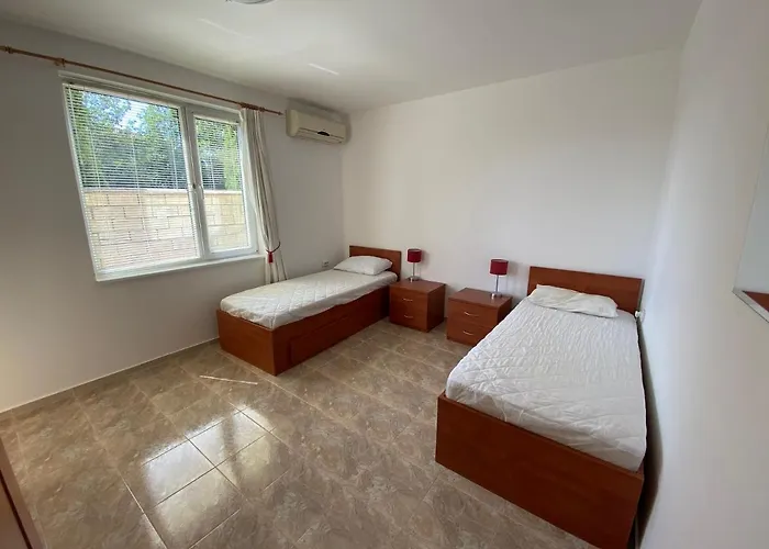 Appartamento In Complex Daisy