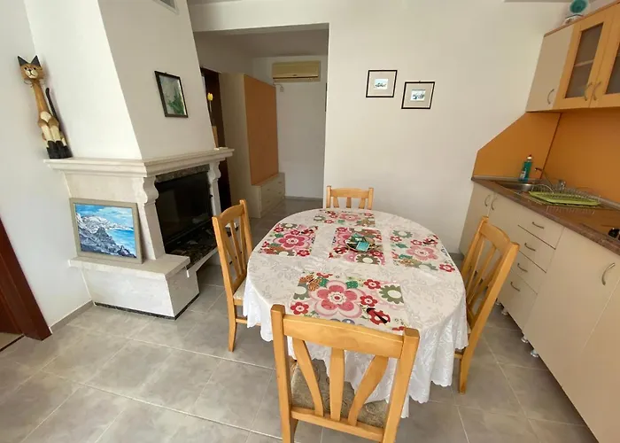 Appartamento In Complex Daisy